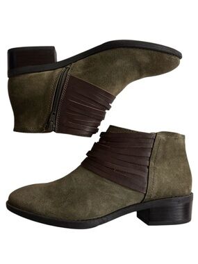 EUC Comfortiva Leather Corliss Ankle Boots Olive Brown Size 7 1/2 Wide Width